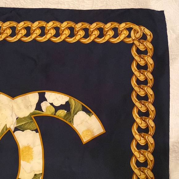 Chanel coco square silk scarf - Picture 9 of 14